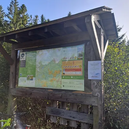 Androla Am Vennbahnradweg Lägenhet